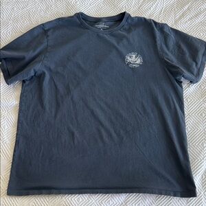 Vineyard Vines Distressed Dog Hammock Tee